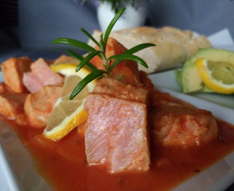 Tuńczyk w sosie pomidorowym (domowy)