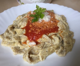 Low Carb Nudeln mit Tomatensauce