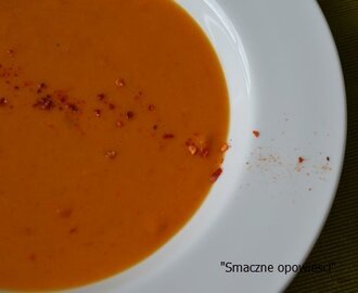 Batatowa zupa z mleczkiem kokosowym i curry