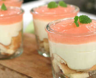 Snabb rabarbercheesecake i glas