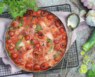 Ugnsbakad torsk i mustig tomatsås