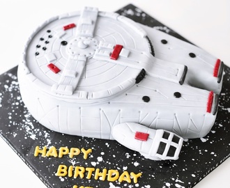 Millennium Falcon Star Wars Cake - 3 D Torte