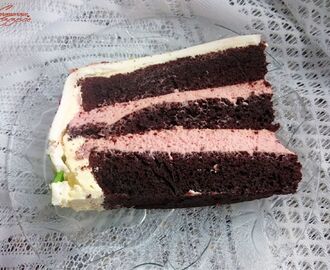 Tort czekoladowo truskawkowy - 3 urodziny bloga