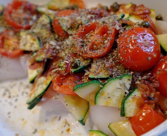 Ugnsbakad torsk med tomater och örter