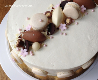 Smetanový dort s hruškami a mléčnou čokoládou