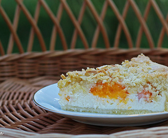 Křehký máslový koláč s meruňkami a tvarohem