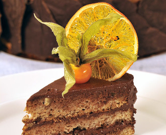 Ořechový dort s čokoládovým krémem