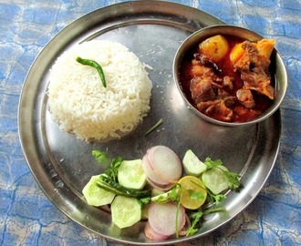 Mutton Curry, or the Essential PNathar Mangsher Jhol of my House