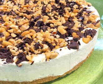 LCHF Snickers Cheesecake med chokladtwirl