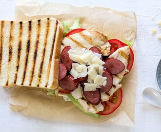 Club Sandwich mit Kabanos & Hähnchenbrust