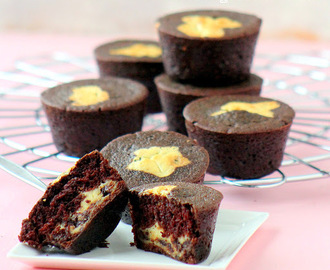 Black-Bottom Cupcakes (Cream Cheese Chocolate Cupcakes)