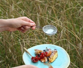 Słodkie, letnie śniadanie czyli omlet cesarski Kaiserschmarrn z duszonymi owocami