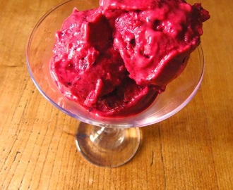 Lody z czerwonymi owocami/Mixed berries ice cream