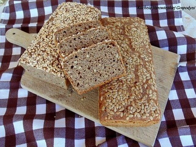 Chleb żytni z dodatkiem mąki pszennej razowej na zakwasie