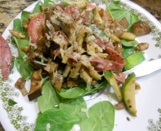 Warm Spinach Salad with Mushrooms, Zucchini and Balsamic reduction