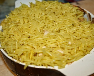 Curry Pie Topped With Rice
