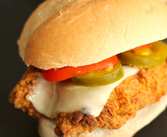 Spicy Chicken Sliders: Perfect for quick dinners or potlucks!
