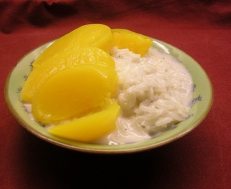 Sticky rice med mango og fersken