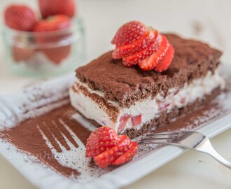 Milchschnitten Kuchen mit Erdbeeren