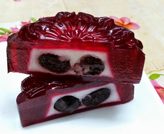 Black Forest Cherry Cheese Mooncake