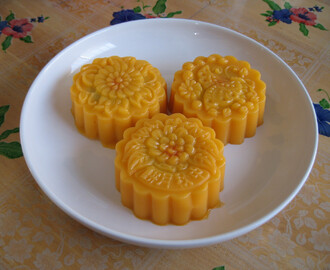 Mooncake : Honey Dew Melon Jelly Mooncake 燕菜密瓜月饼