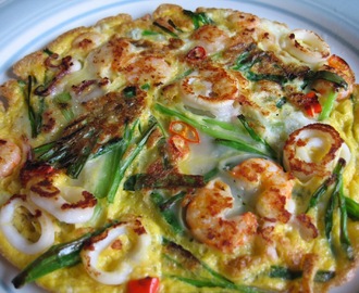 Korean Seafood Pancake ( Haemul Pajeon )