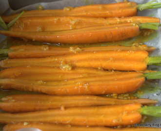 Pieczone marchewki w marynacie z imbirem i syropem klonowym