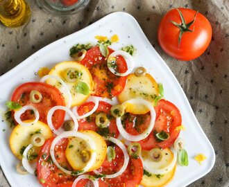 Tomaten Zucchini Salat mit Orangendressing