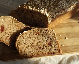 Chleb pełnoziarnisty z maślanką