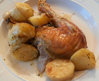 Poulet rôti au pesto de basilic et pommes de terre (Roast chicken with basil pesto and potatoes)
