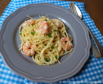 Spaghetti mit Garnelen und Alfredo-Soße/ Spaghetti with shrimp and Alfredo sauce
