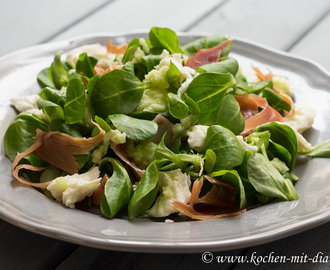 Salat mit Schinken und Melonendressing/ Salad with bacon and melon dressing