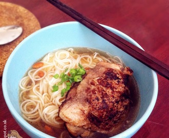 药材鸡腿面线~ Herbal Chicken Noodles