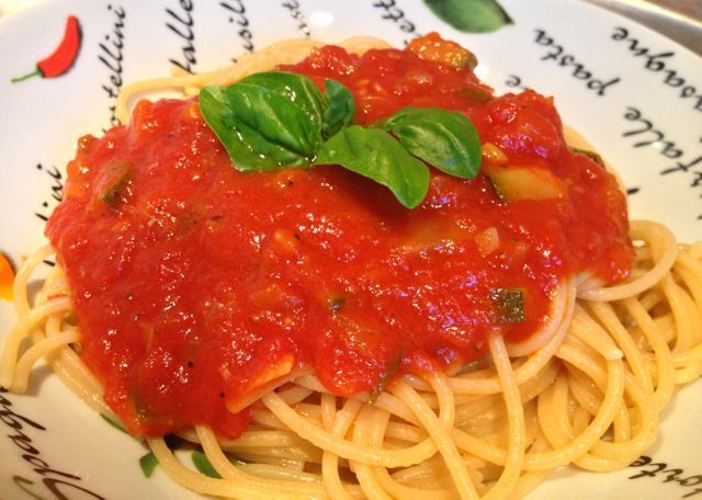 Spaghettis Sauce tomates courgettes