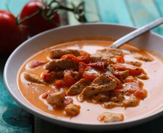 KÃ¶stliche Low Carb Tomaten Feta Suppe mit Putenstreifen