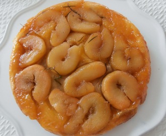 Tatin de pêches plates au romarin et au golden syrup (Tatin flat peaches with rosemary and golden syrup)