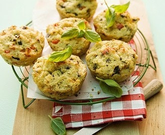 Recette de muffins au couscous, légumes et fines herbes - vegan