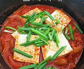 Kimchi Stew (Kimchi-jjigae 김치찌개) - AFF Korea Apr 2014