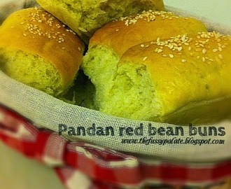 Pandan bread with red bean filling (Sponge dough starter method)