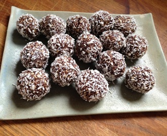 Chokladbollar på dadlar, nötter och kokos (Rawfood)