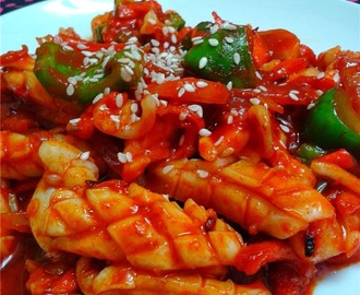 韩式辣炒鱿鱼 Ojingeo Bokkeum (Korean Spicy Stir-Fried Squid)