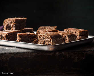 Steamed Wheat & Condensed Milk Brownies (Egg-less & Butter-less) / Easy Chocolate Brownies Recipe