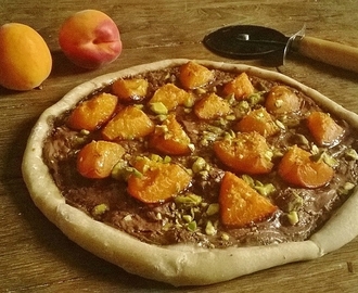 Pizza au Nutella® facile aux Abricots et Pistaches