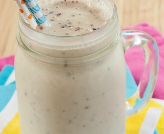 Skinny Real Food Peanut Butter Chip Smoothie for #SundaySupper