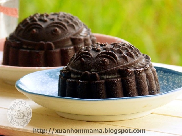 榴莲巧克力冰淇淋月饼 (Durian Chocolate Ice-Cream Moon Cake)
