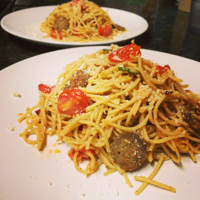 Garlic Butter Spaghetti with Tomatoes and Sausage-less Sausage