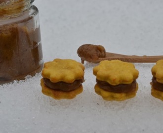 Mrkvové sušenky s datlovým krémem