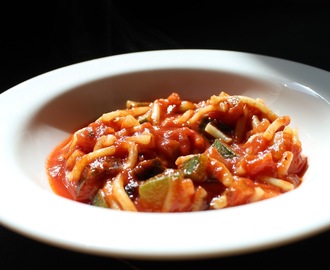 dania maluszka - warzywne spaghetti z cukinią i bakłażanem