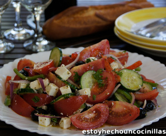 Recette de salade grecque (horiatiki salata)
