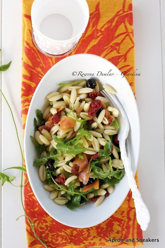 Cold Pasta Salad With Smoked Salmon, Sun-Dried Tomatoes and Olives
